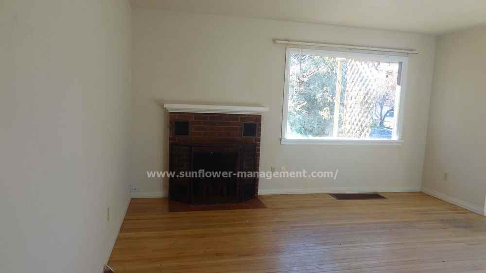 1512 Palmer Park Blvd - Photo 3 of 19