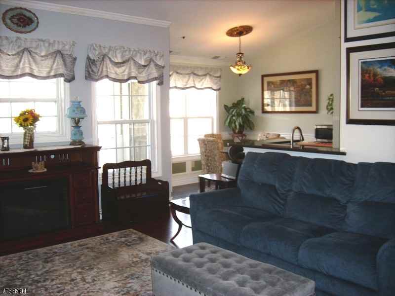 505 Chatfield Dr - Photo 3 of 17