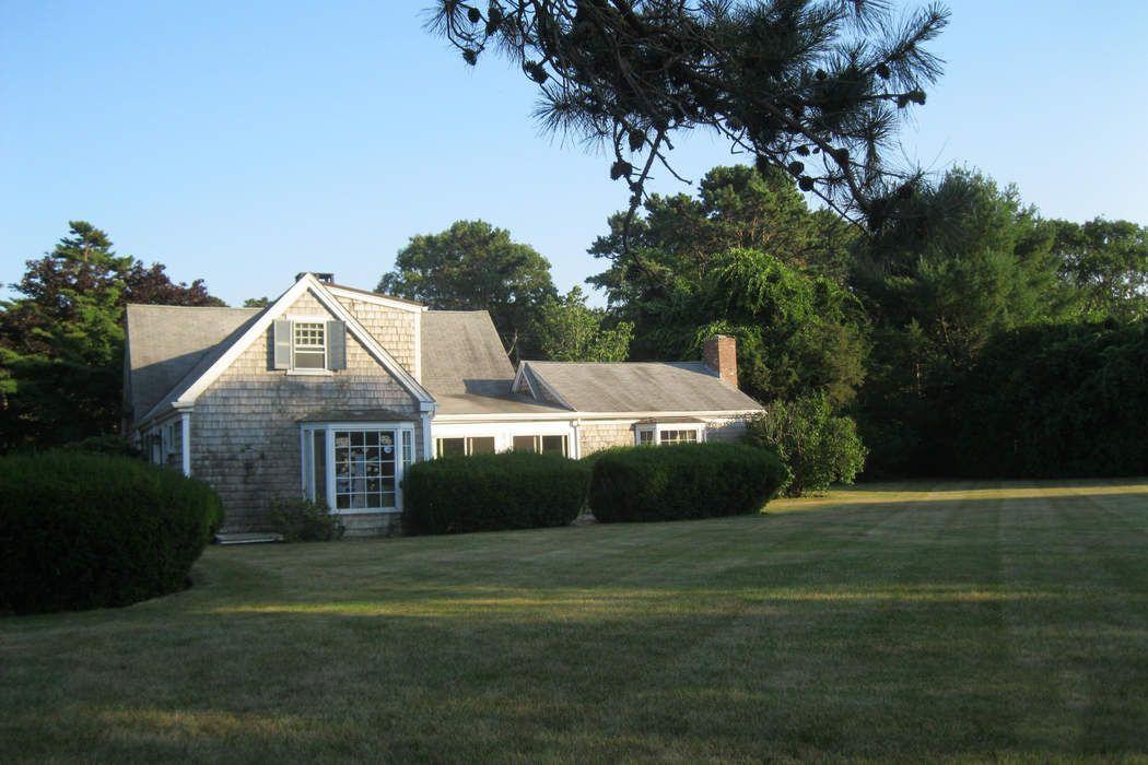 851 Main St - Photo 3 of 17