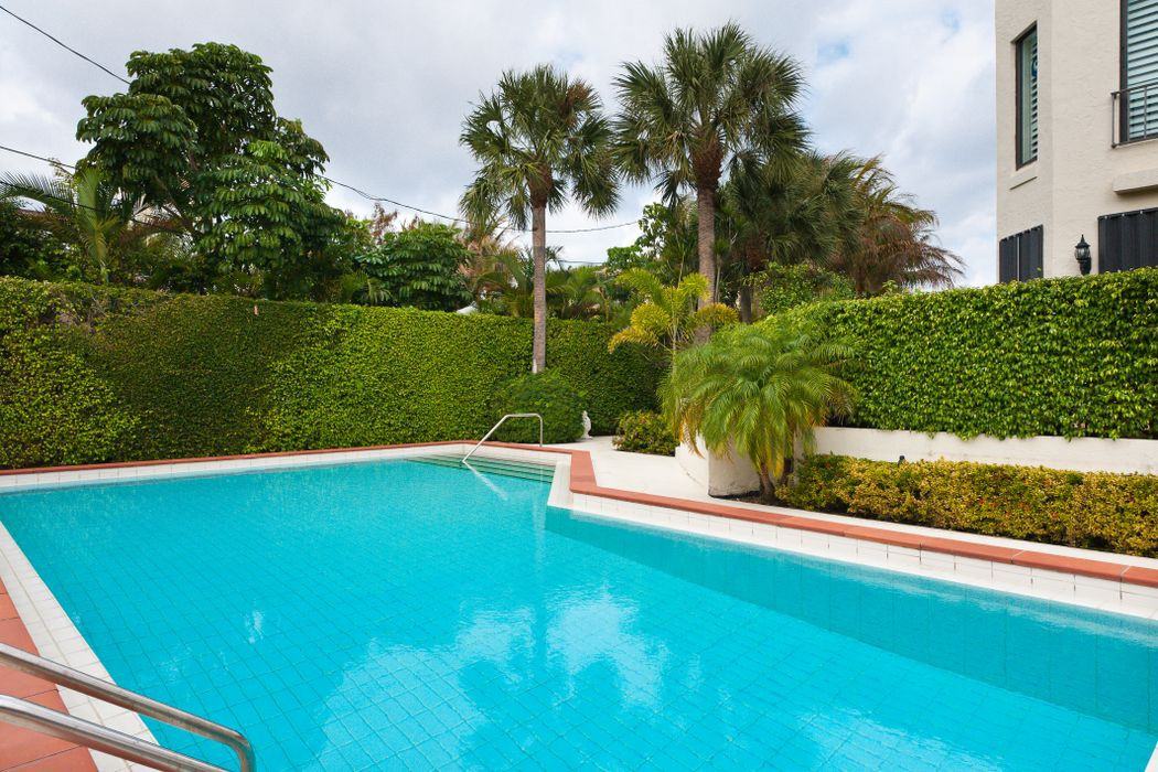 340 Brazilian Ave #203c - Photo 2 of 5