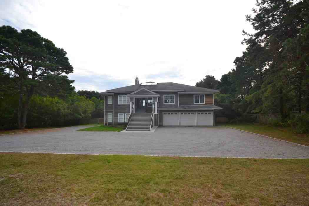 288 Old Montauk Hwy - Photo 3 of 25