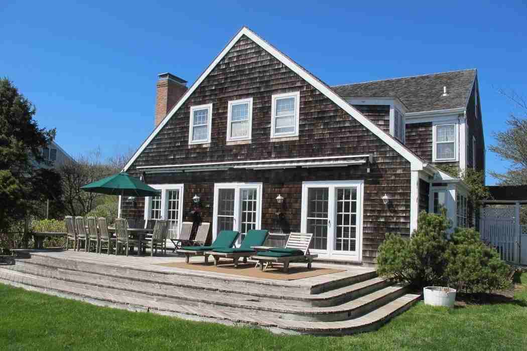 571 Pauls Ln - Photo 3 of 17