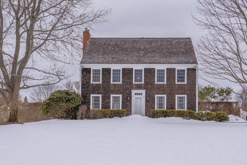 38 Hedges Ln - Photo 2 of 12