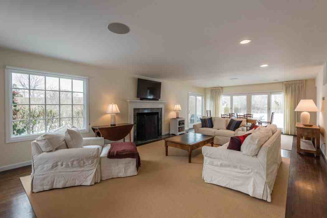 38 Hedges Ln - Photo 3 of 12