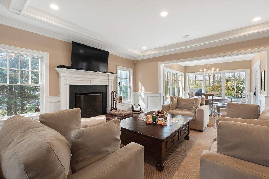 11 Cowhill Ln - Photo 3 of 13