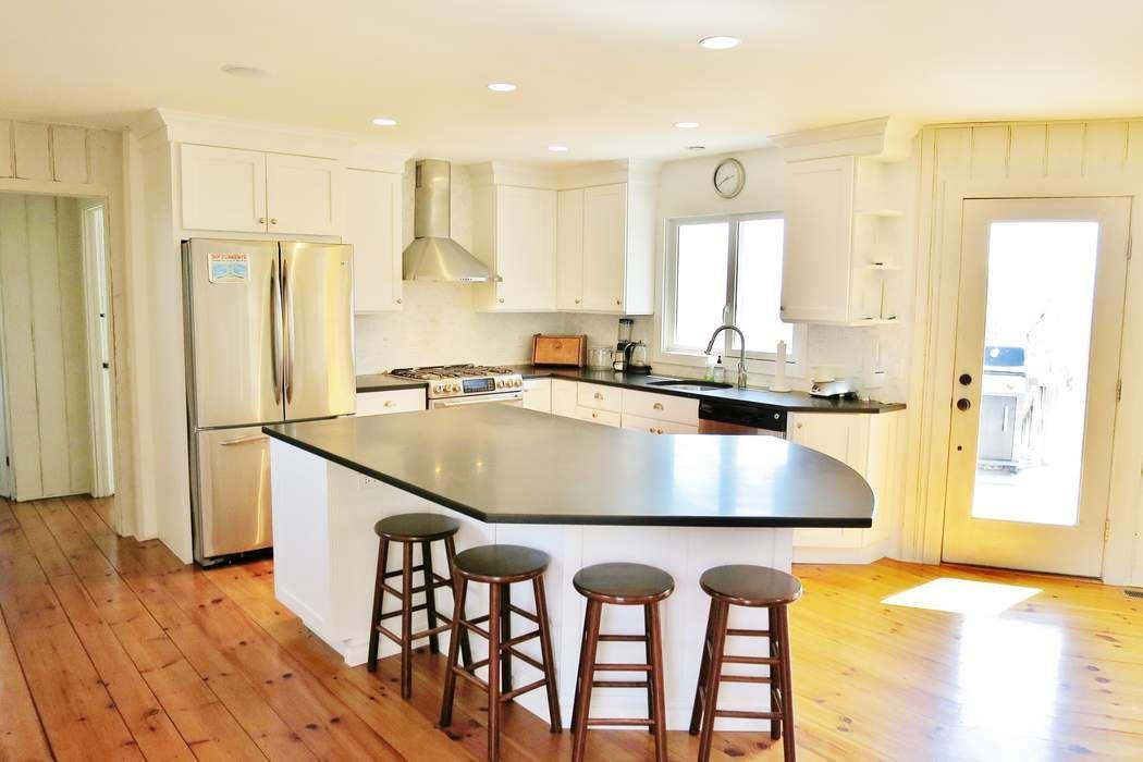 359 Old Montauk Hwy - Photo 2 of 13