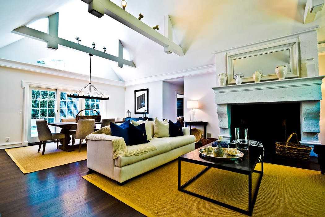 15 Georgica Woods Ln - Photo 2 of 12