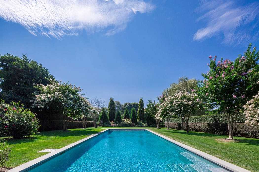 30 Meeting House Ln - Photo 2 of 25