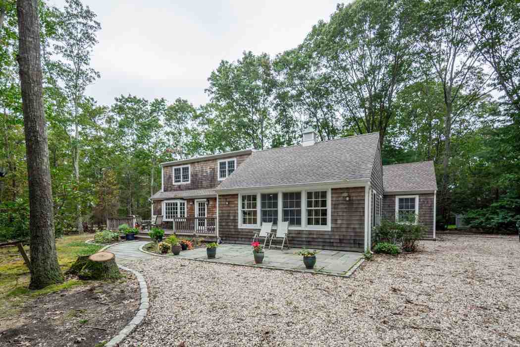 429 Sagg Rd - Photo 3 of 18