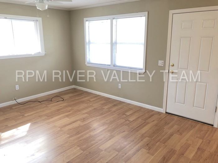 3100 Beach Acres Dr - Photo 3 of 13