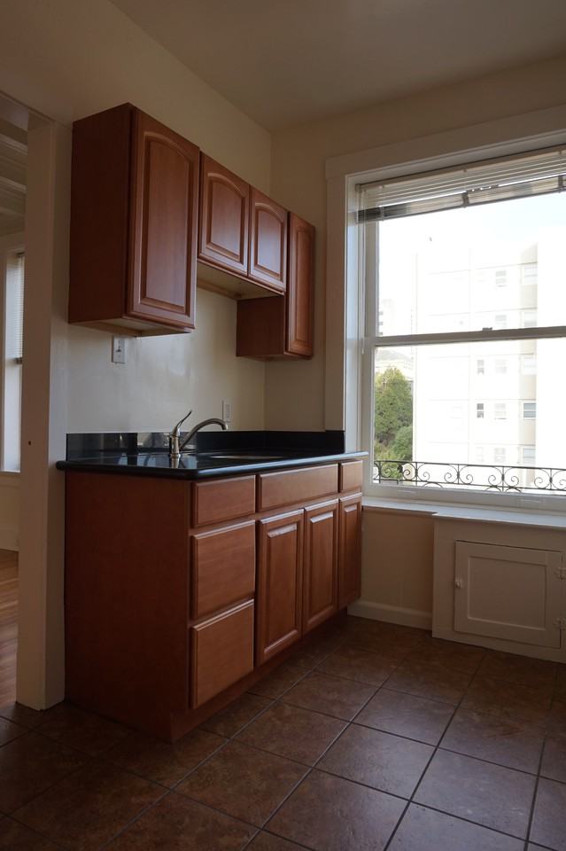 Preston Apartments - Photo 3 of 11