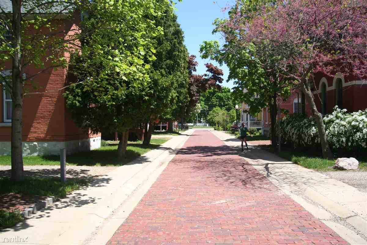 215 Rose Pl - Photo 3 of 22