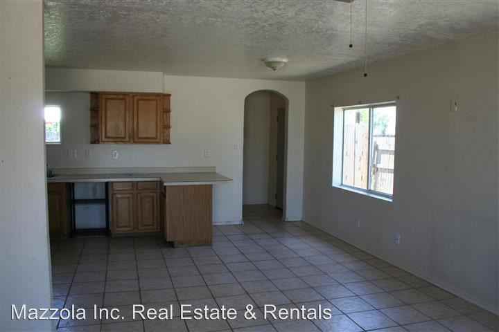 1513 Michael St - Photo 3 of 11