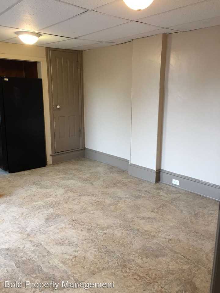 323 S 6th Street - Photo 2 of 10