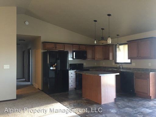 715 Freedom Place #3 - Photo 3 of 12