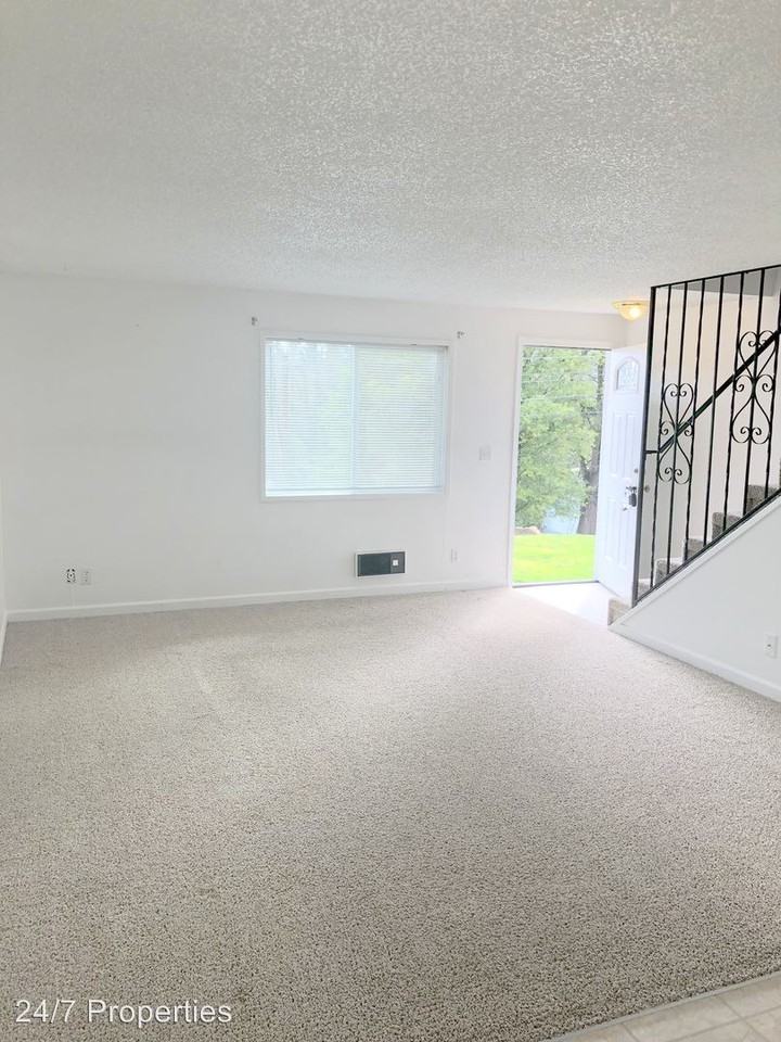 12575 SE 27th Ave - Photo 2 of 9