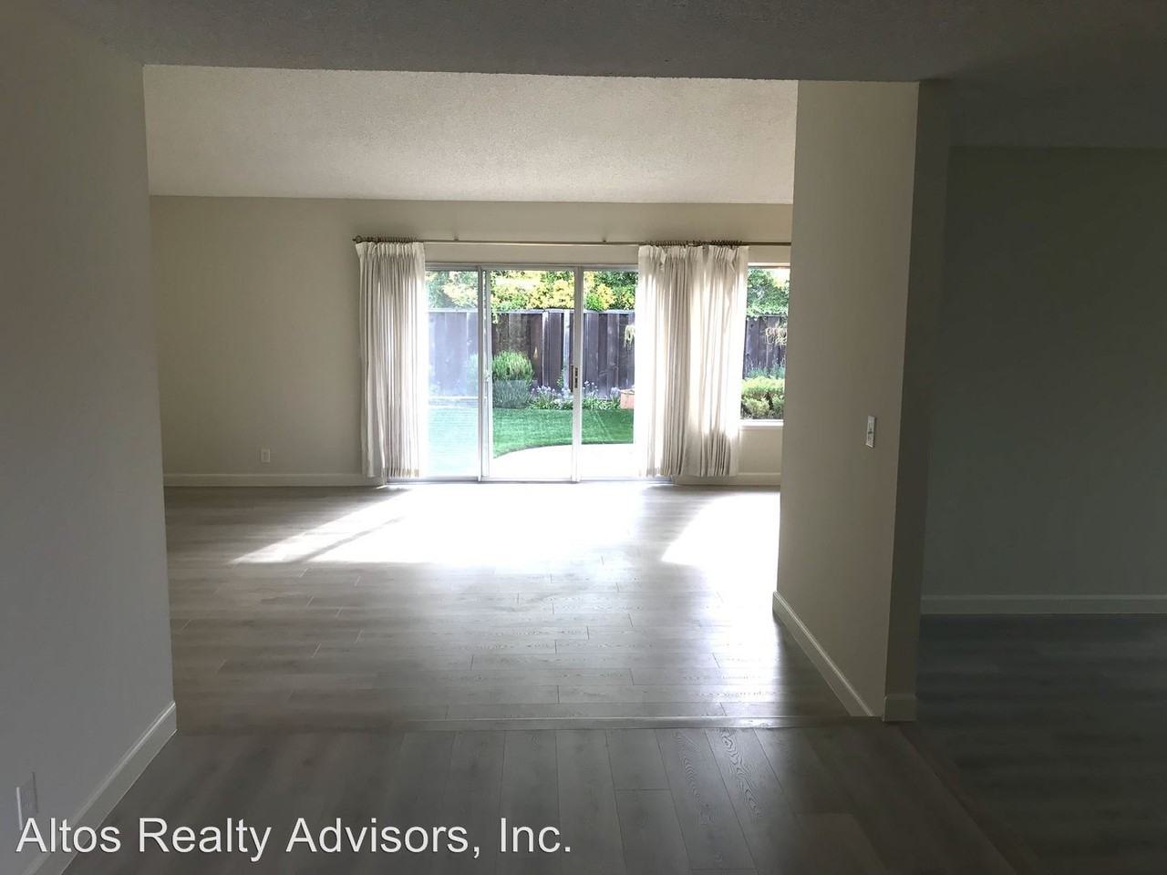 111 Trimaran Ct - Photo 2 of 18