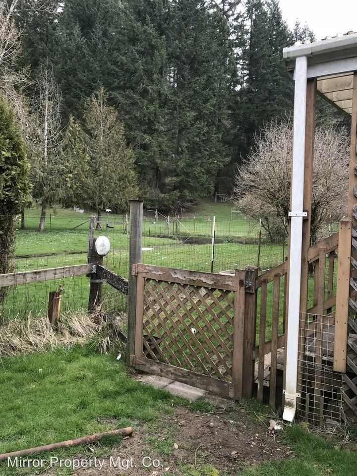 57530 Alder Creek Rd - Photo 3 of 18