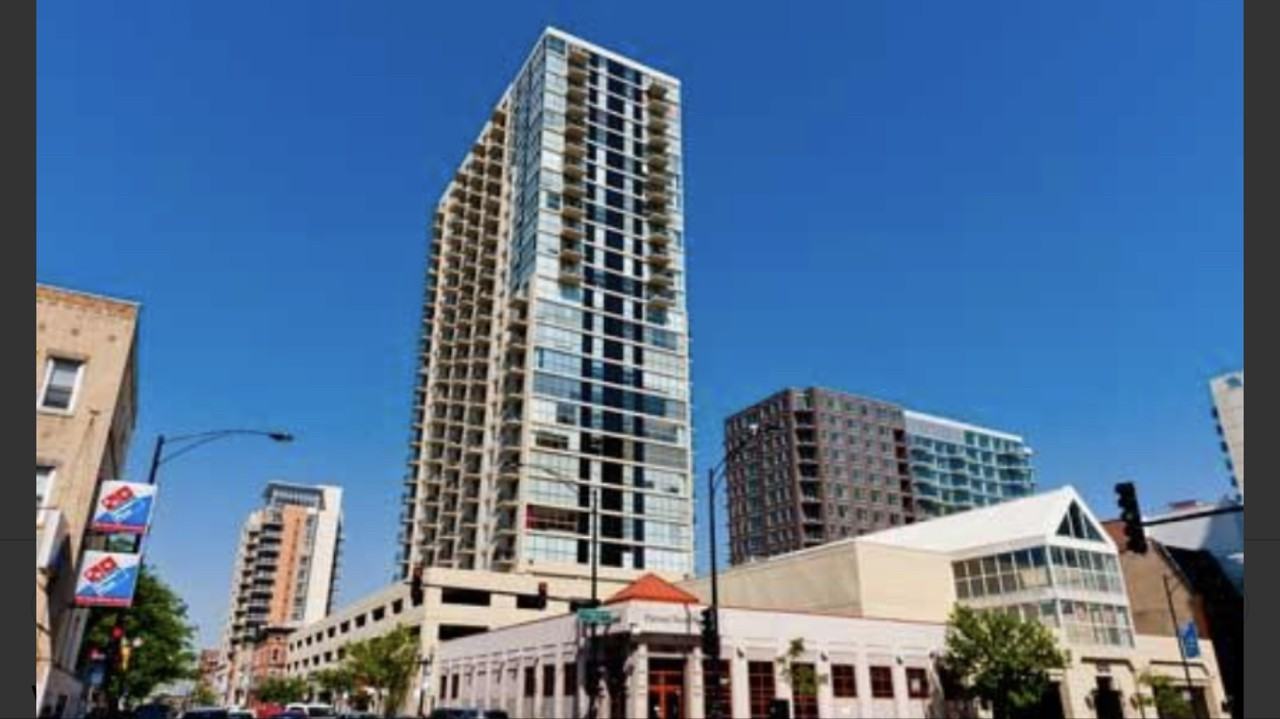1212 North LaSalle Drive ##1204