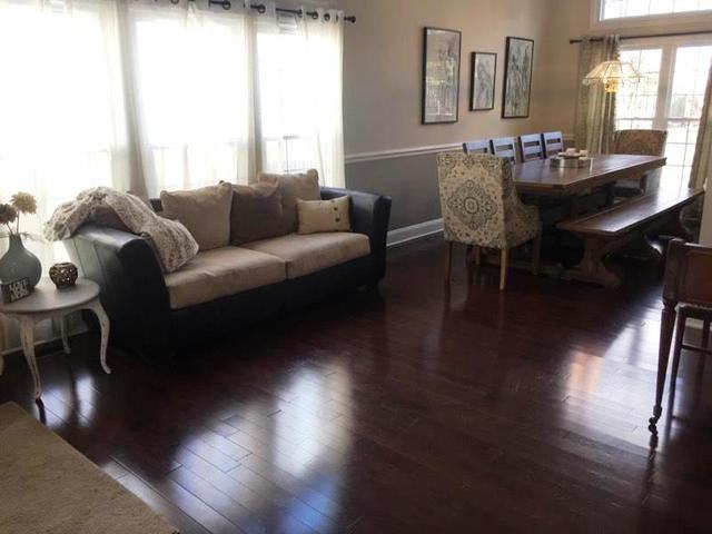 1520 Royal Oak Ln - Photo 3 of 22