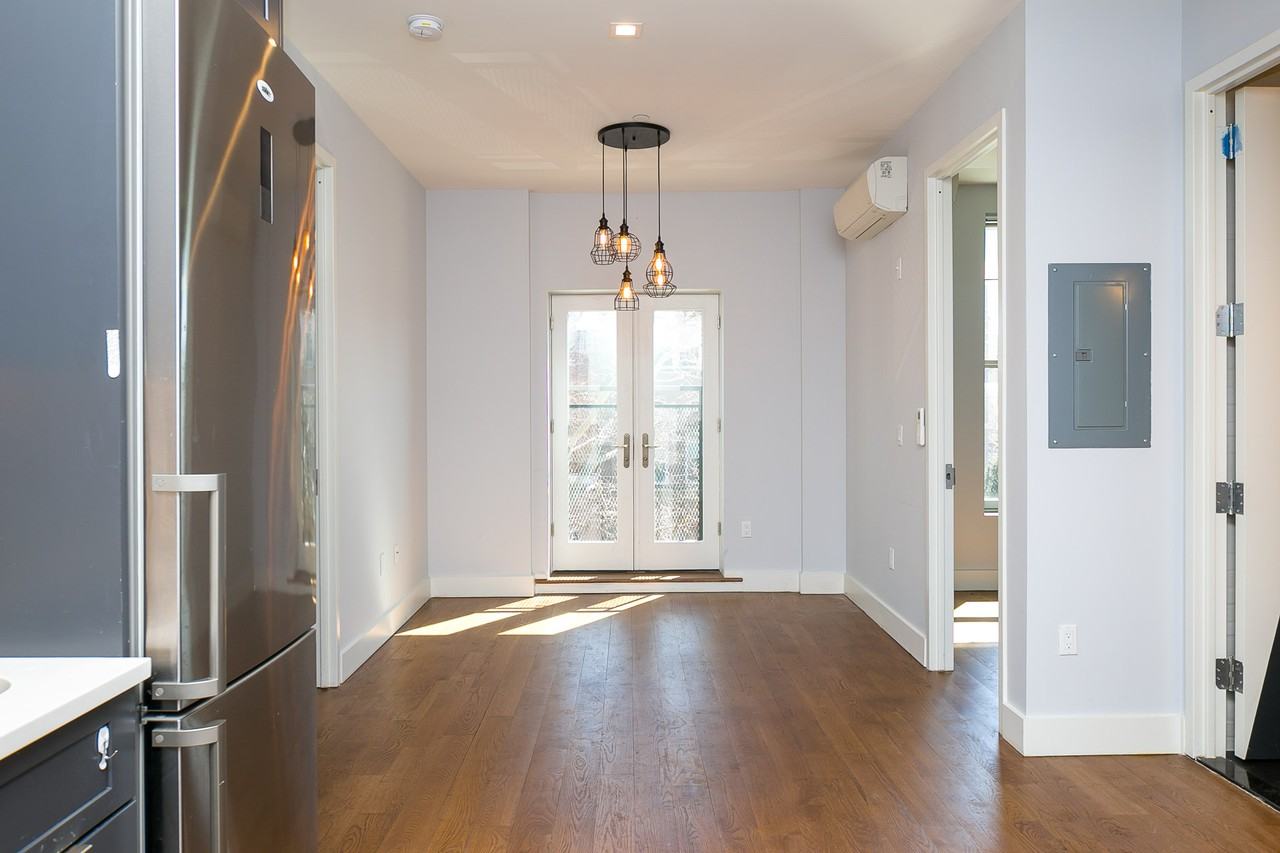 131 Tompkins Ave #3R