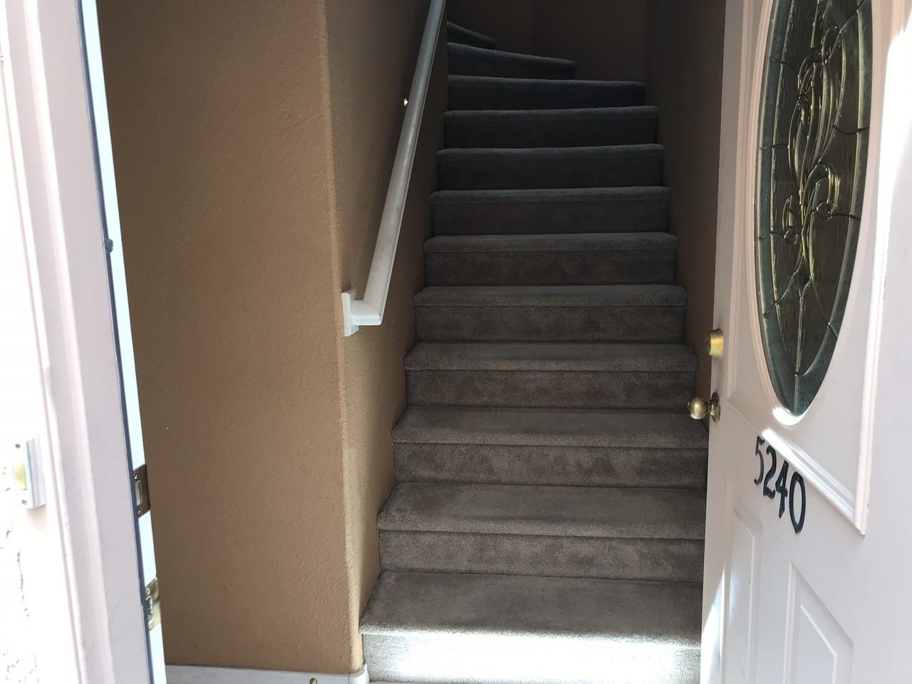 5240 Molokai Ave NE - Photo 3 of 23