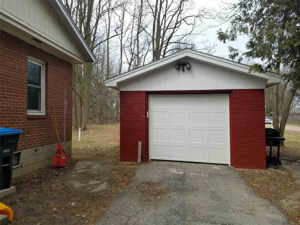 426 Heineberg Drive - Photo 3 of 16