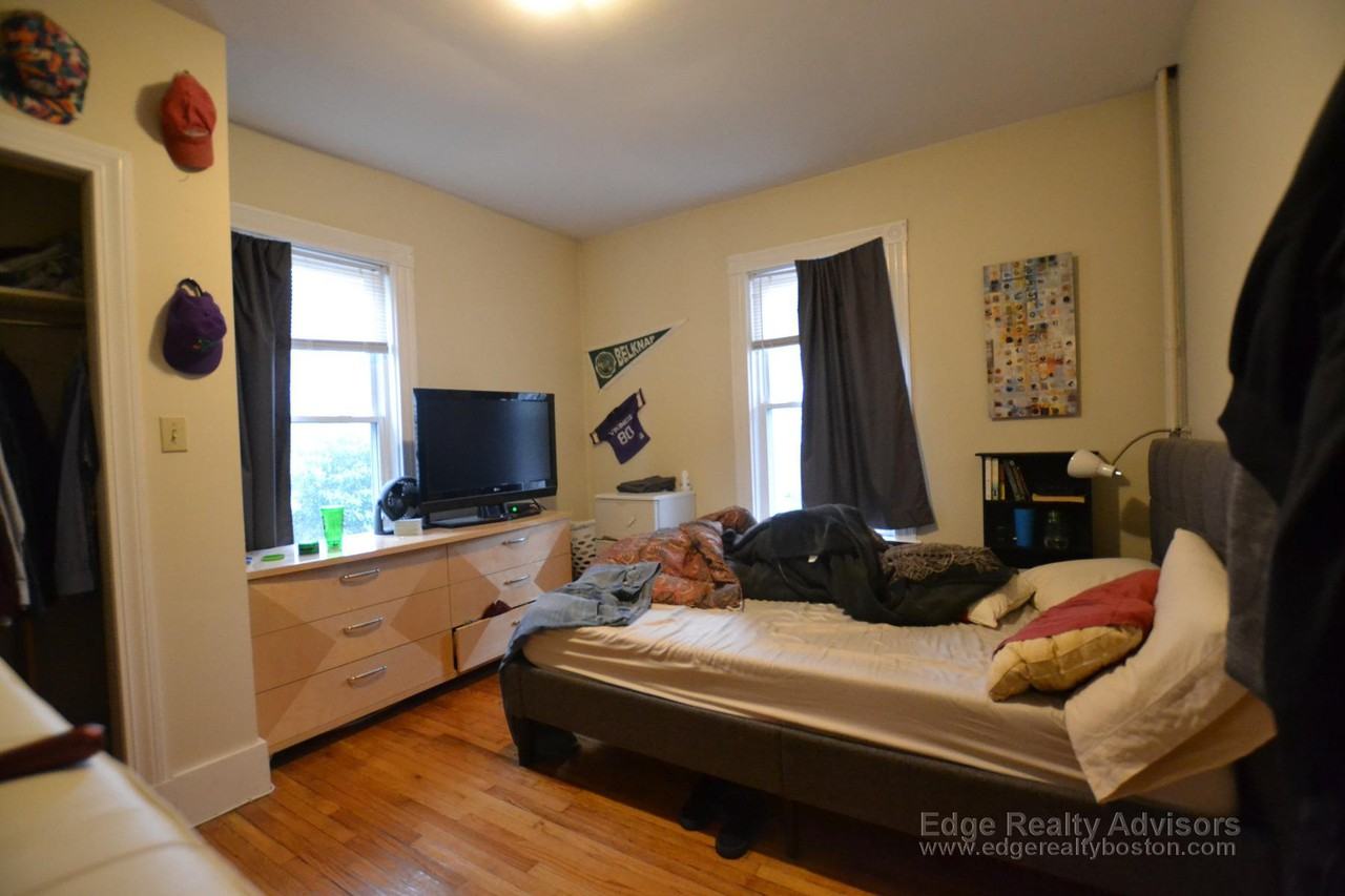 45 Falkland Street #4 - Photo 4 of 9