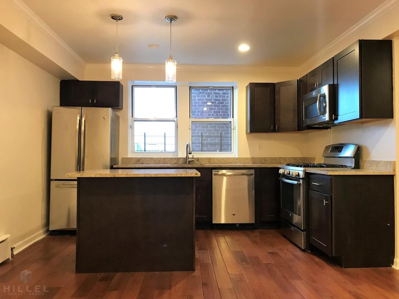 34-15 Parsons Blvd #6LL