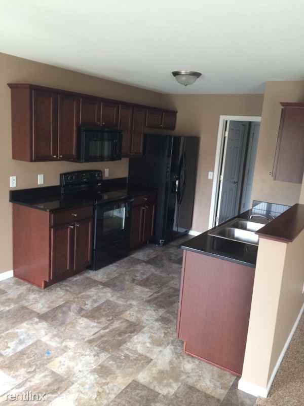 1422 E Avenue E - Photo 3 of 8