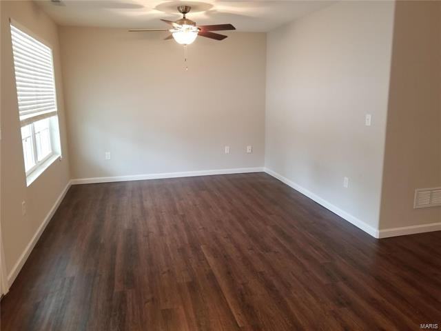 425 Third St - Photo 2 of 8