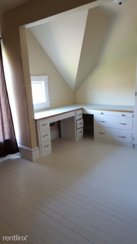 45 NE Court St - Photo 3 of 5