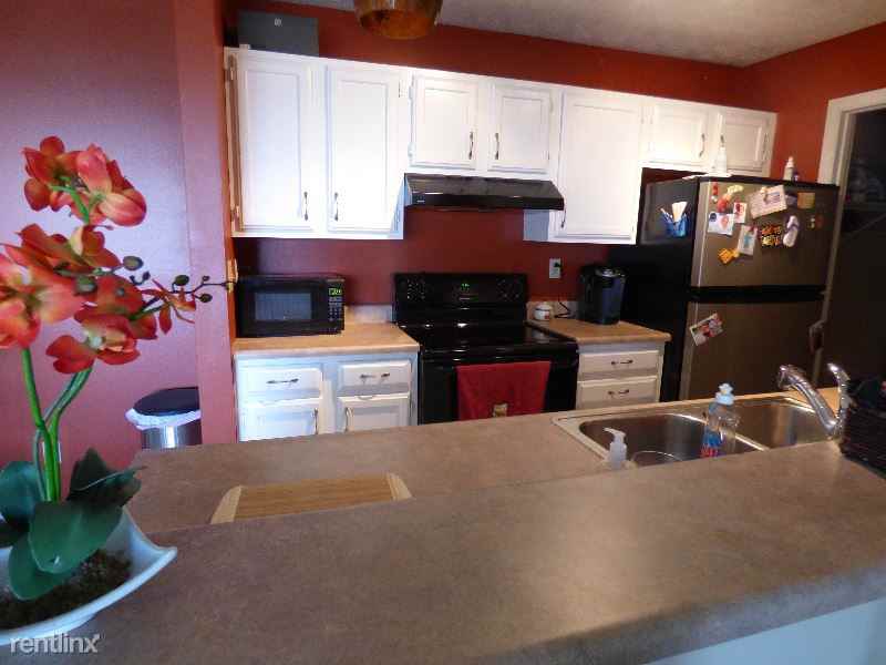 8939 Eagleview Dr - Photo 2 of 13