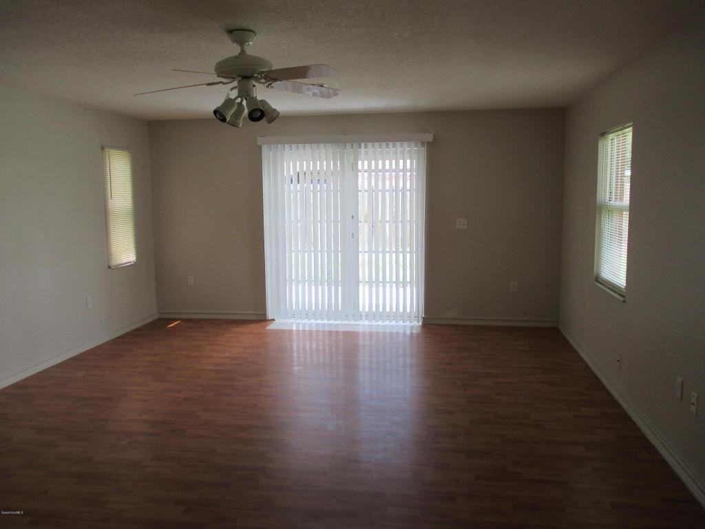 986 Macco Rd - Photo 2 of 21