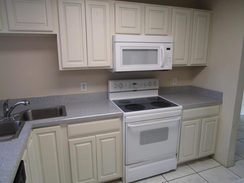 986 Macco Rd - Photo 3 of 21