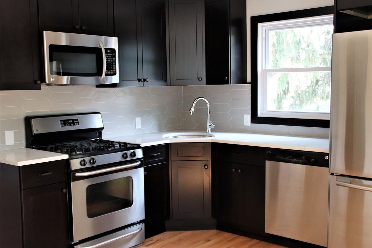 52 Bank St - Photo 3 of 13