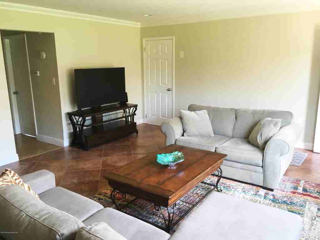 35 Sternberger Ave #v - Photo 2 of 20