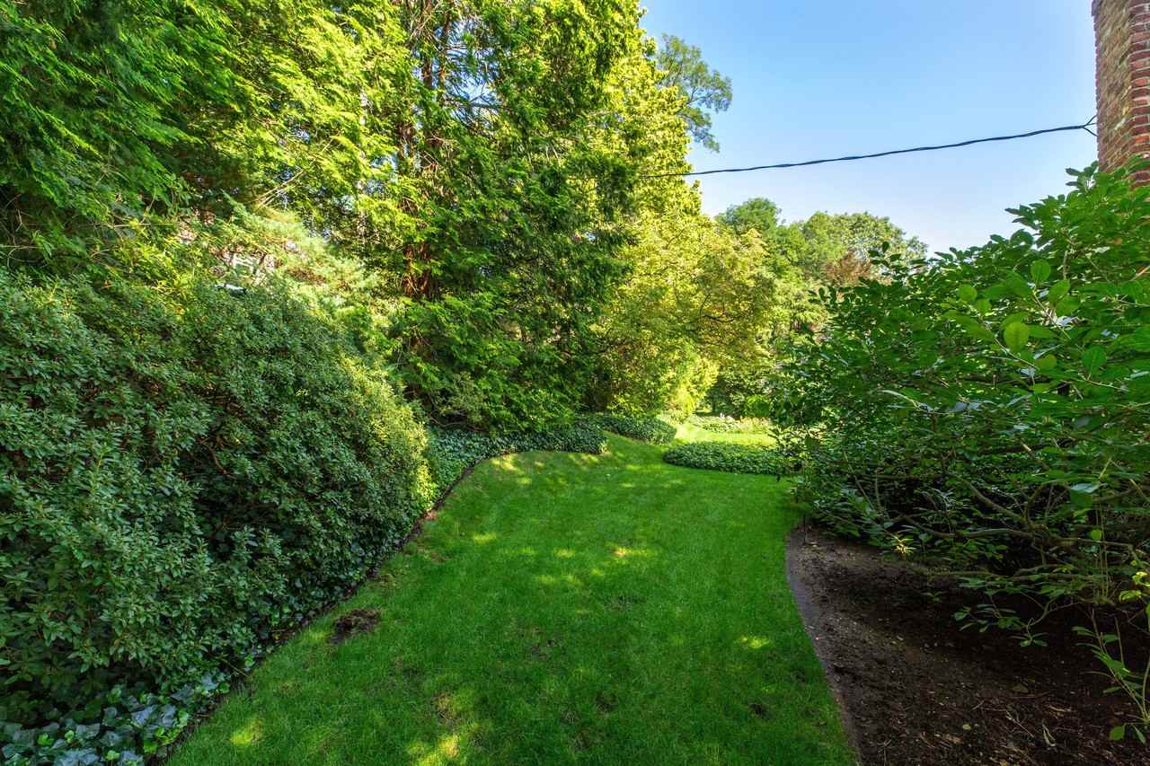 30 Hillcrest Dr - Photo 3 of 12