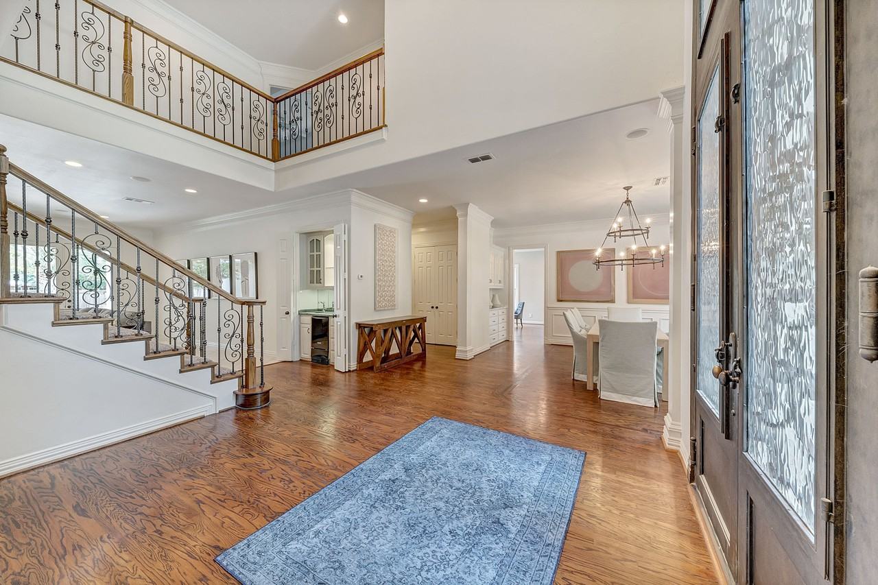 6528 Turnberry Dr - Photo 3 of 44