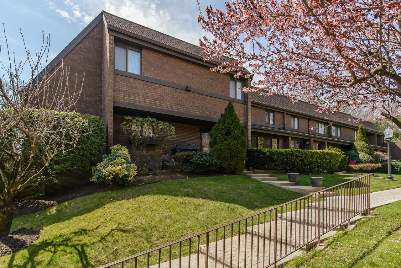 2 Fox Ridge - Photo 2 of 13