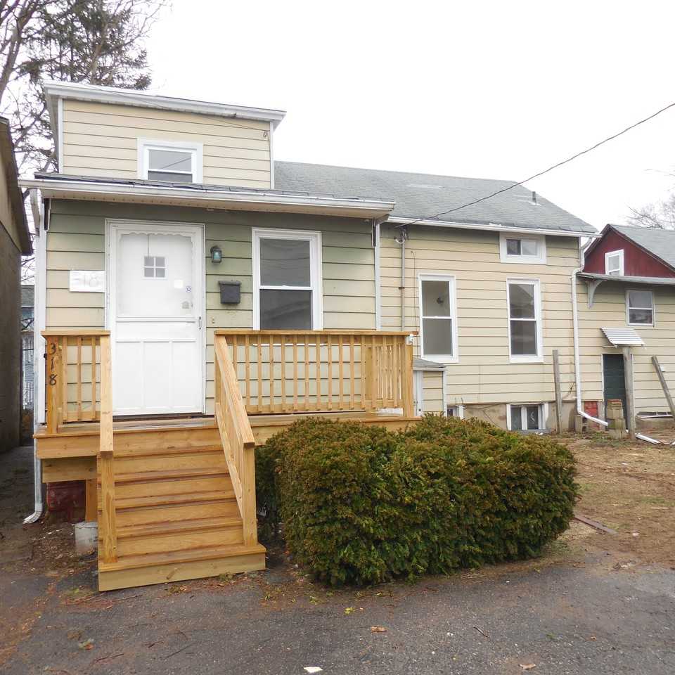 318 Front St - Photo 2 of 17