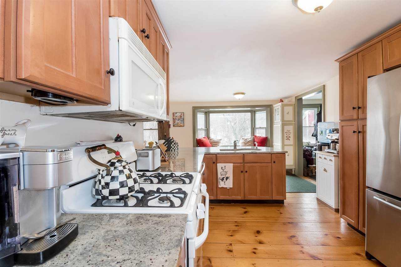 642 Mountain Rd - Photo 2 of 28