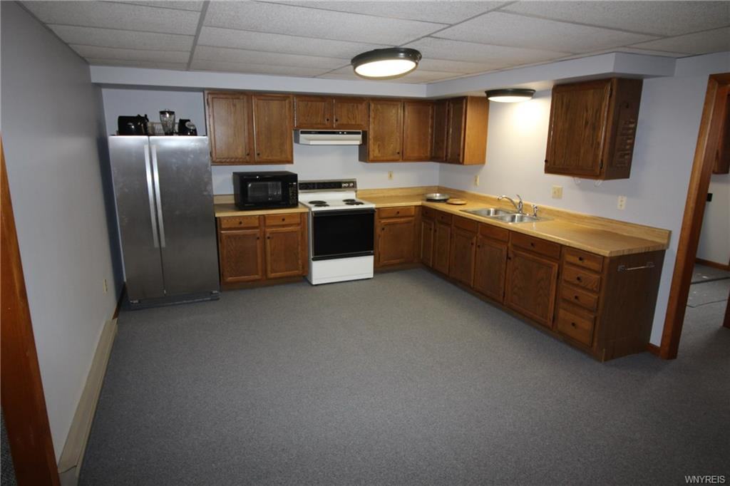 12231 Hutchinson Rd - Photo 3 of 9