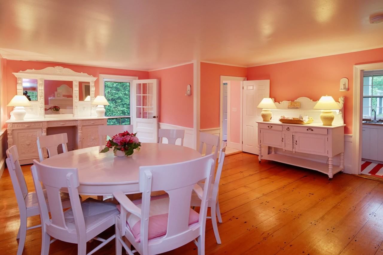 110 Irving Ave - Photo 3 of 18