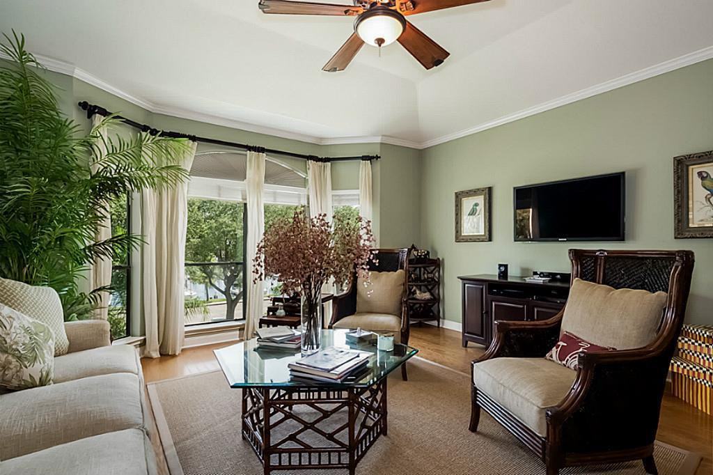 509 Mariners Dr - Photo 3 of 32