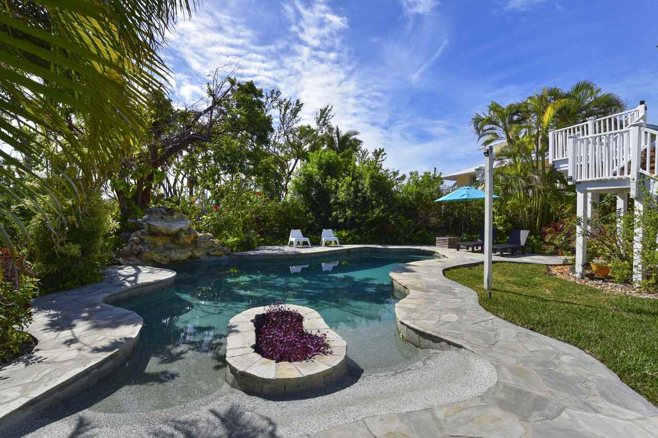 315 Tollgate Shore Dr - Photo 2 of 20