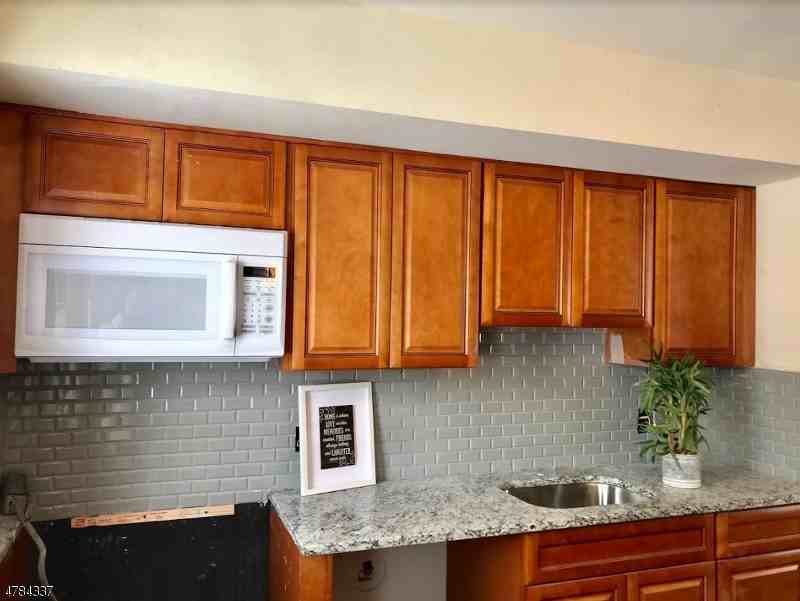100 Riverview Dr - Photo 2 of 14