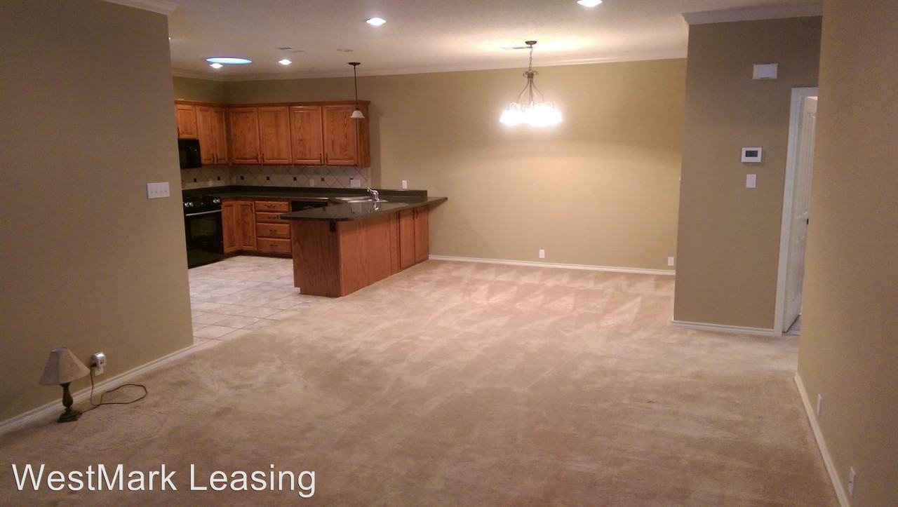 6128 79th St - Photo 3 of 13