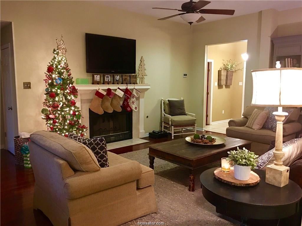 1805 Francis Cir - Photo 3 of 10