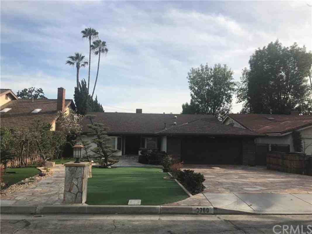 2760 Diana St - Photo 2 of 22